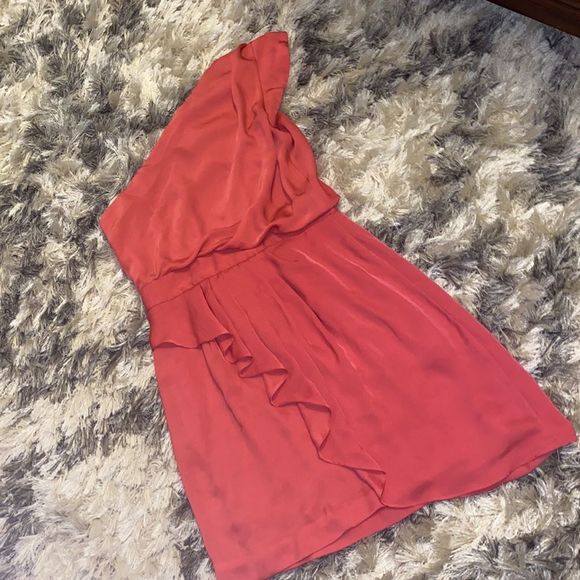 💖 ~Gorgeous Off The Shoulder Coral/Pink Dress! Size 6! Excellent Condition!~ 💖 - Picture 7 of 7